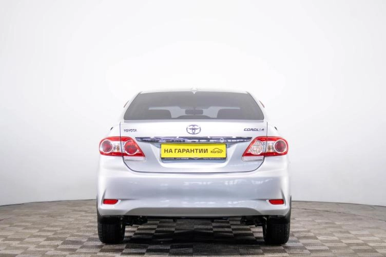 Toyota Corolla 5 из 6