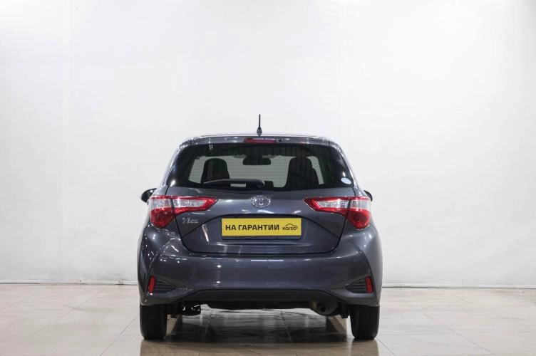 Toyota Vitz 5 из 6