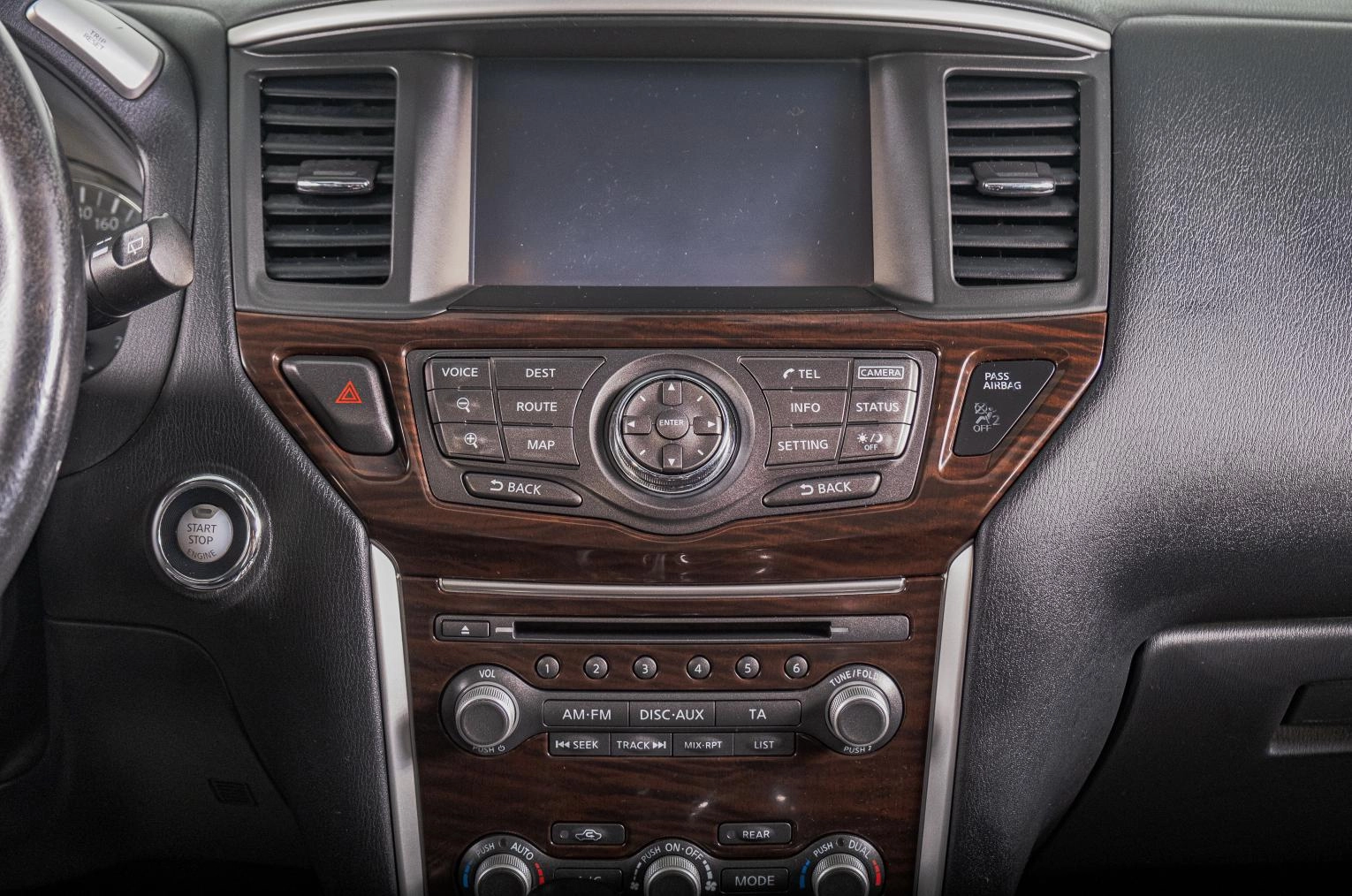 Nissan Pathfinder 15 из 19