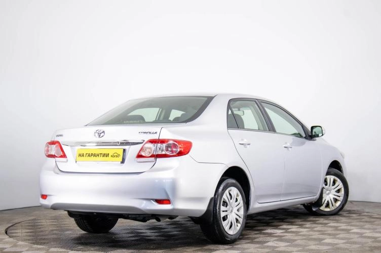 Toyota Corolla 4 из 6