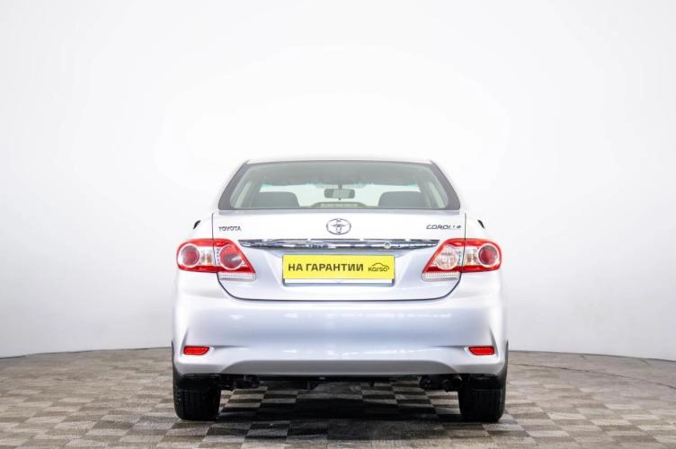 Toyota Corolla 5 из 6