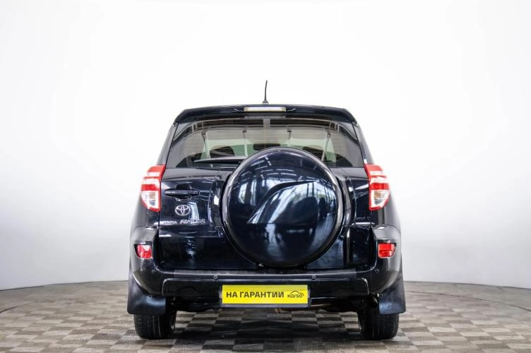 Toyota RAV4 5 из 6