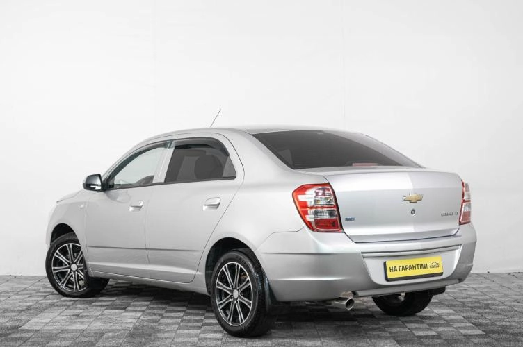 Chevrolet Cobalt 4 из 6