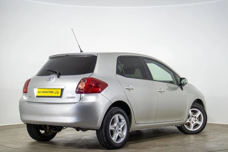 Toyota Auris 4 из 6