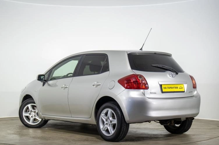 Toyota Auris 6 из 6