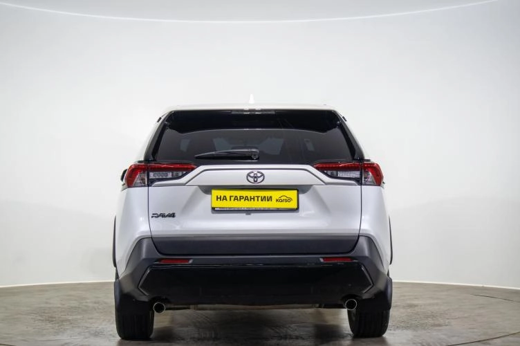 Toyota RAV4 5 из 6