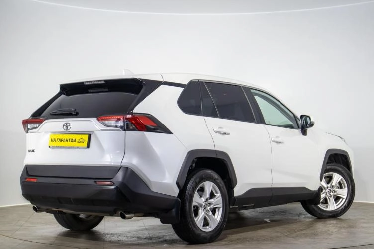 Toyota RAV4 4 из 6
