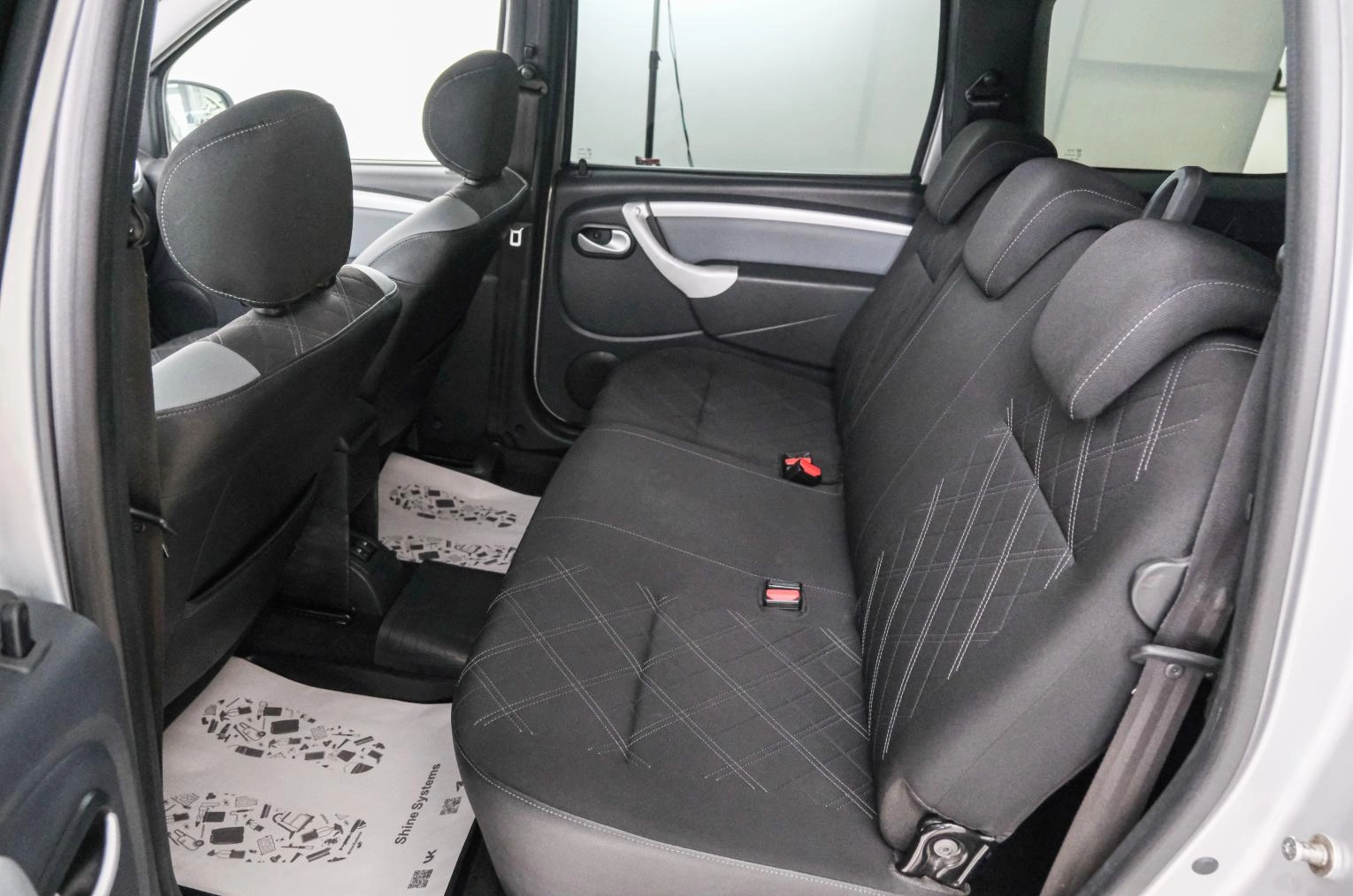 ВАЗ (LADA) Largus Cross 20 из 23