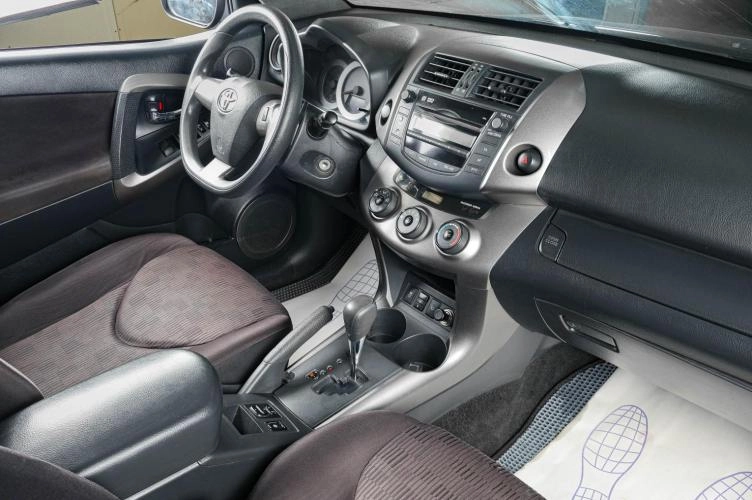 Toyota RAV4 10 из 18