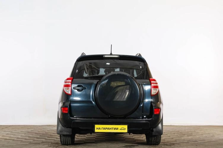 Toyota RAV4 5 из 6