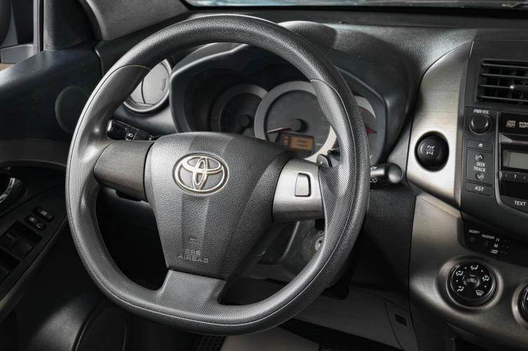 Toyota RAV4 11 из 18