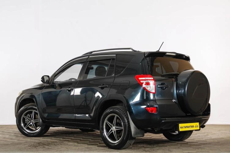 Toyota RAV4 4 из 6
