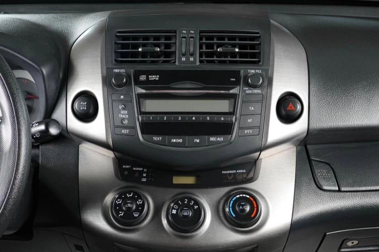 Toyota RAV4 14 из 18