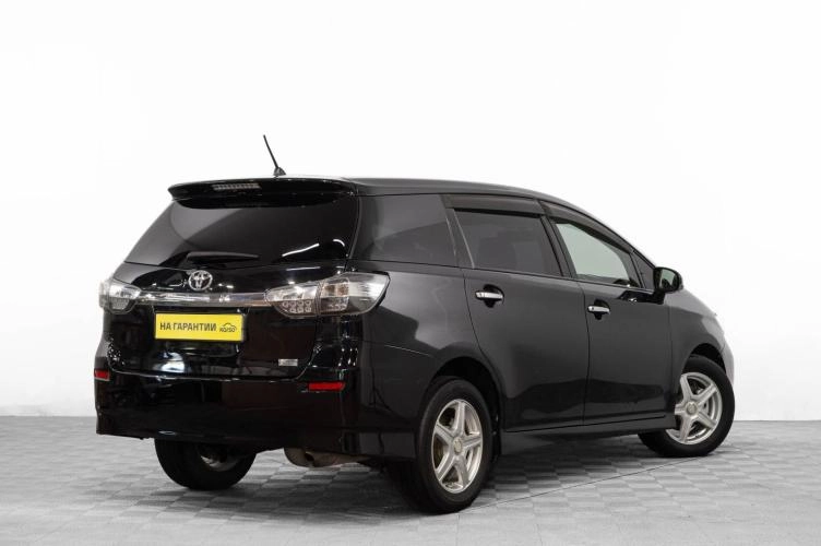 Toyota Wish 4 из 6