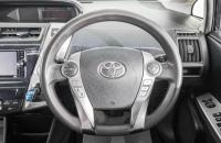 Toyota Prius Alpha 13 из 23