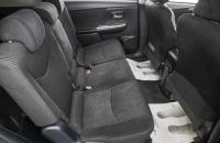 Toyota Prius Alpha 22 из 23