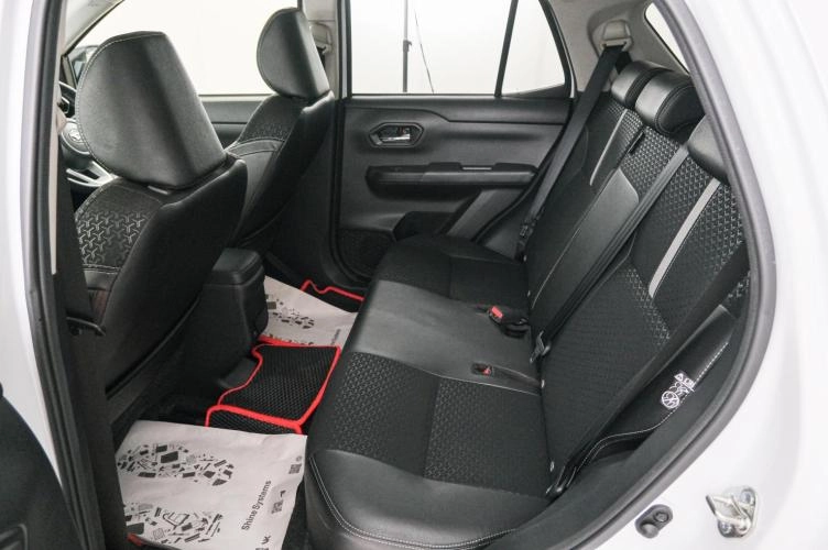 Daihatsu Rocky 20 из 22