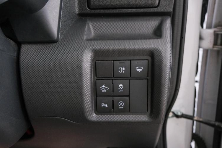 Daihatsu Rocky 18 из 22