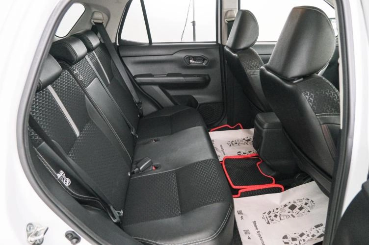 Daihatsu Rocky 21 из 22