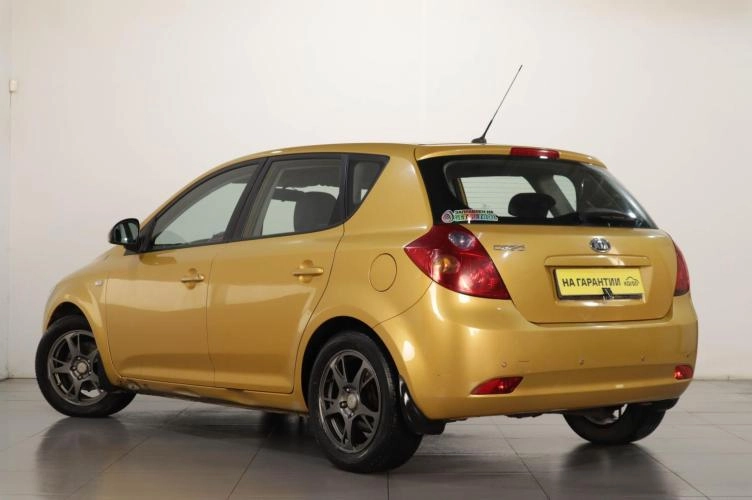 KIA cee'd 4 из 6