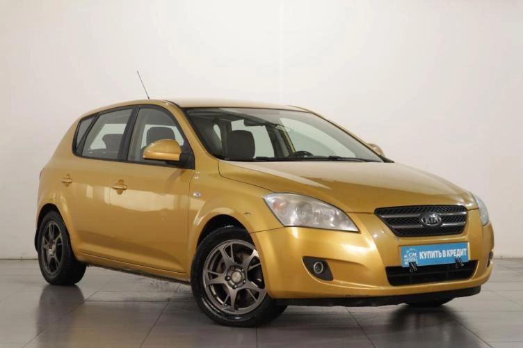 KIA cee'd 1 из 6