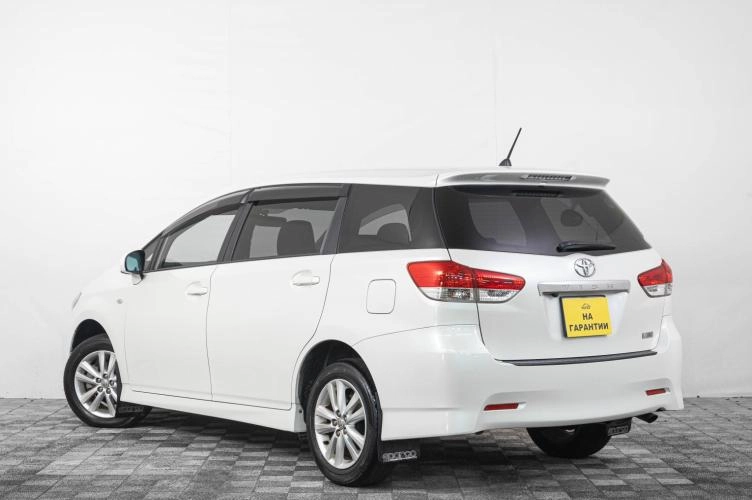 Toyota Wish 4 из 6