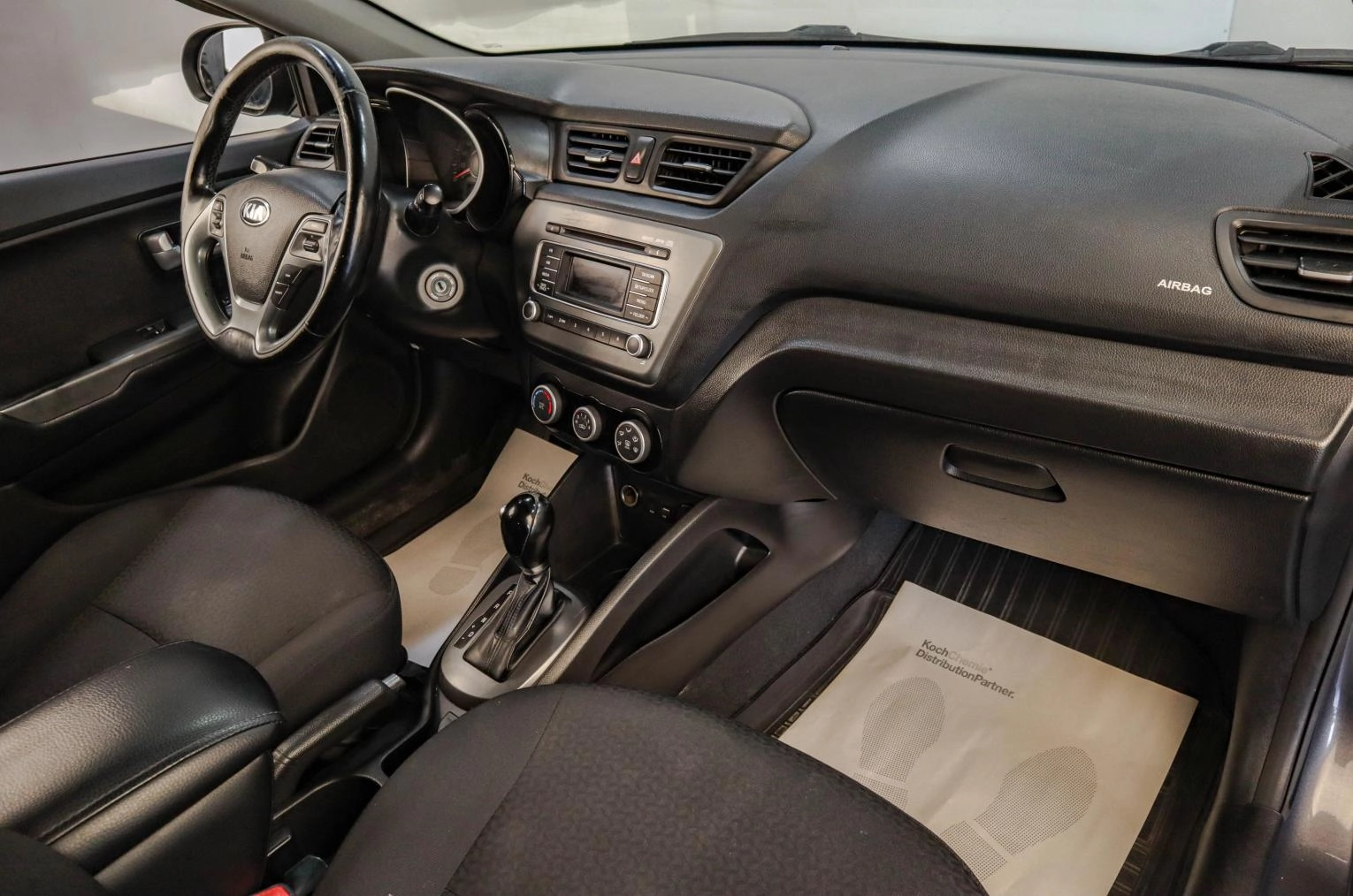 KIA Rio 17 из 19