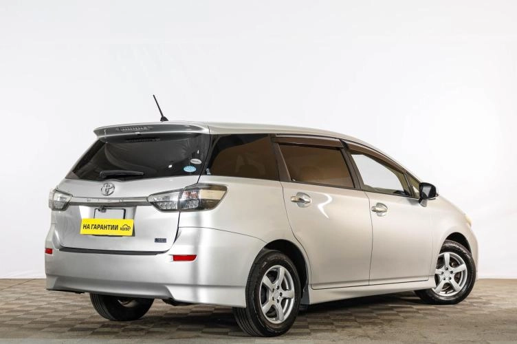 Toyota Wish 6 из 6