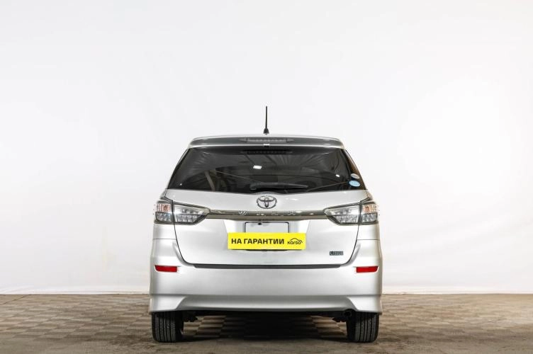 Toyota Wish 5 из 6