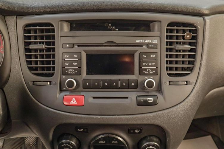 KIA Rio 11 из 15