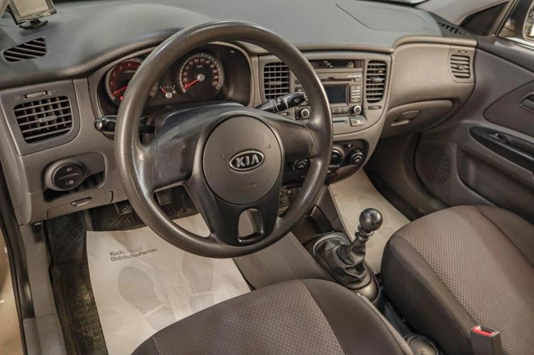 KIA Rio 7 из 15