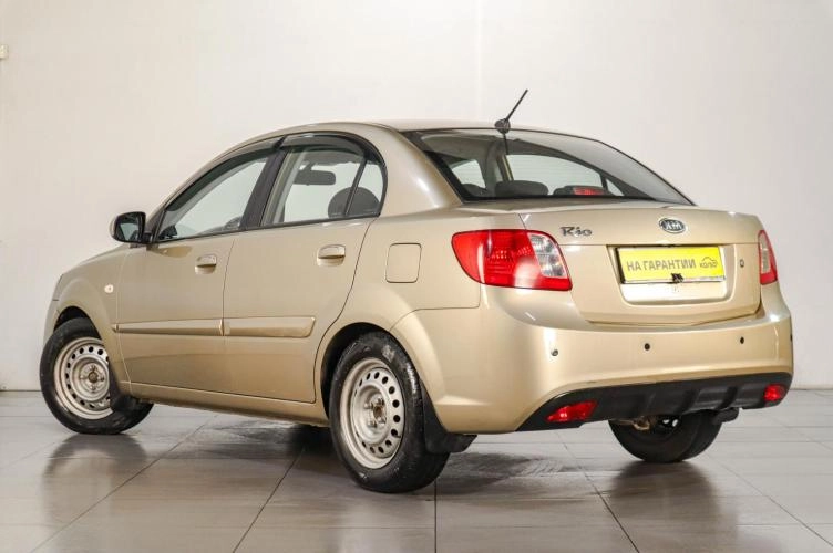 KIA Rio 4 из 6