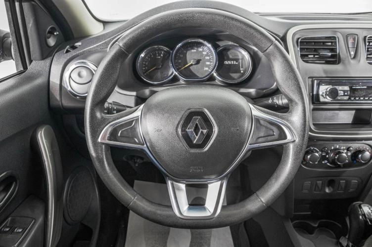 Renault Logan 11 из 20