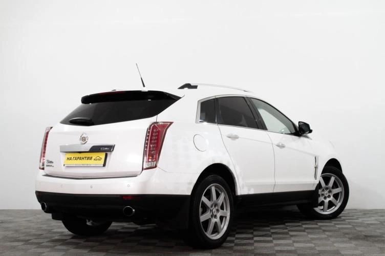 Cadillac SRX 4 из 6