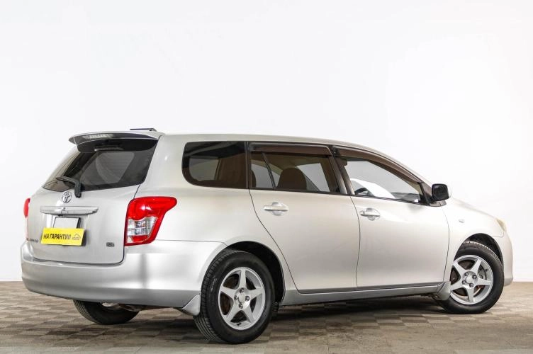 Toyota Corolla Fielder 6 из 6