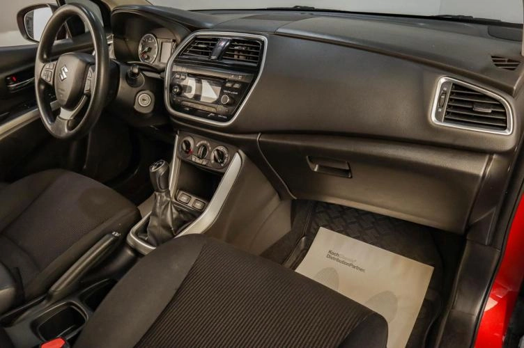 Suzuki SX4 17 из 19
