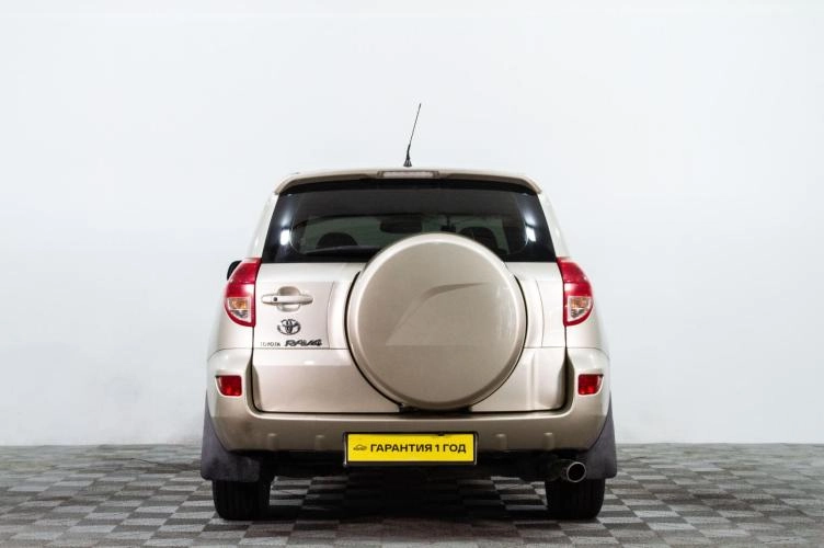 Toyota RAV4 5 из 6