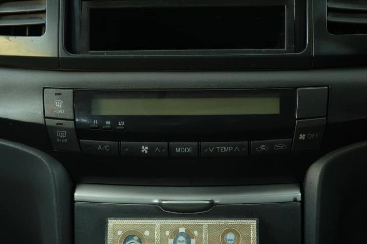 Toyota Premio 14 из 20
