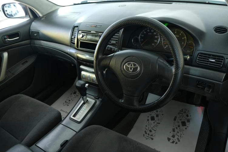 Toyota Premio 9 из 20