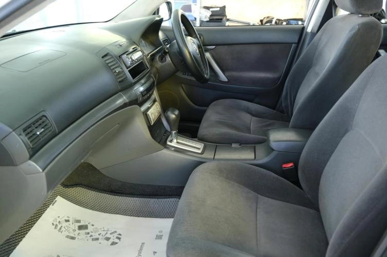 Toyota Premio 18 из 20
