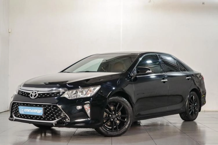 Toyota Camry 3 из 6