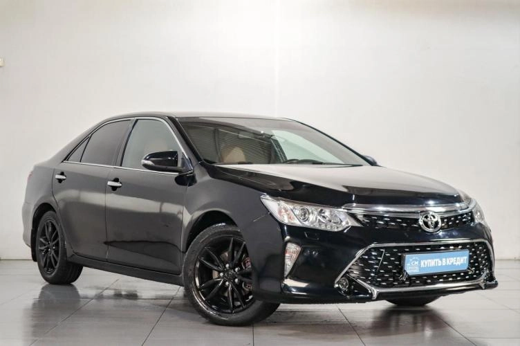 Toyota Camry 1 из 6