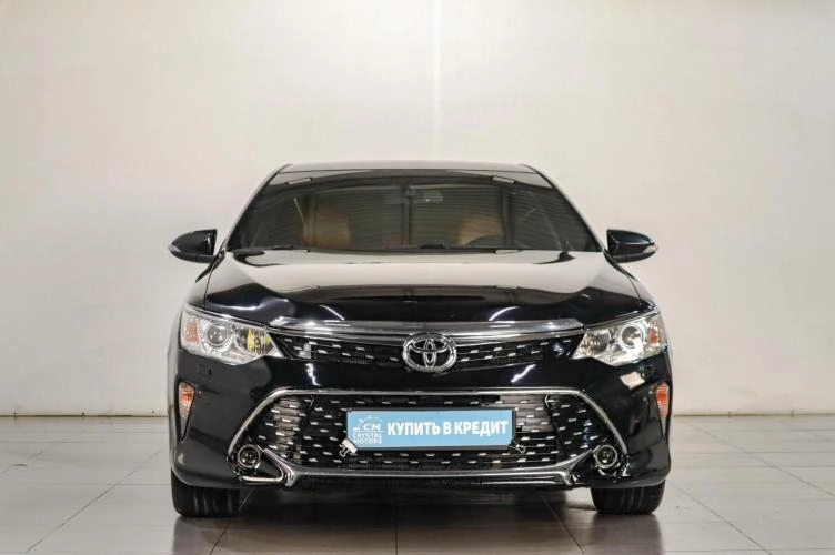 Toyota Camry 2 из 6