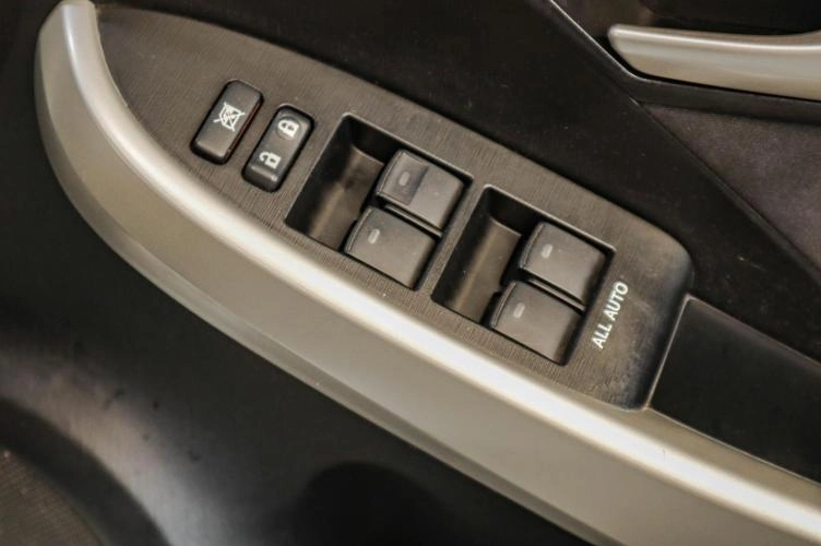 Toyota Prius 8 из 19