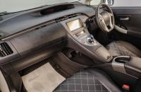 Toyota Prius 17 из 19