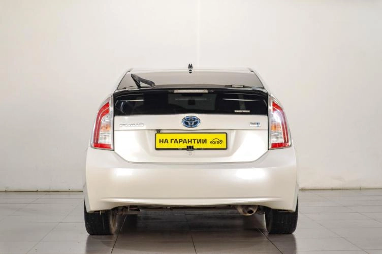 Toyota Prius 5 из 6
