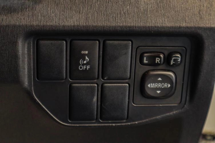 Toyota Prius 9 из 19