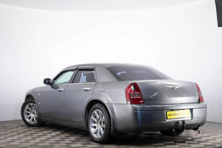 Chrysler 300C 6 из 6