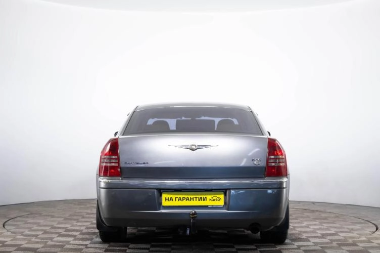 Chrysler 300C 5 из 6
