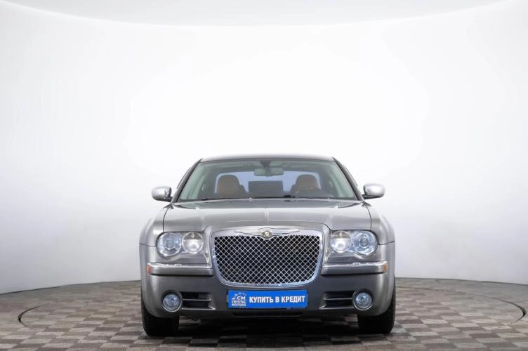 Chrysler 300C 2 из 6